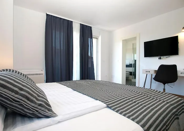 Ferienvilla Mit Privatem Pool By Interhome Feriehus Pula