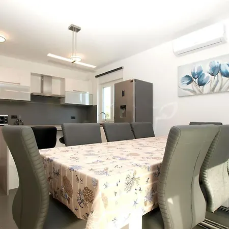 Ferienvilla Mit Privatem Pool By Interhome Semesterbostad *