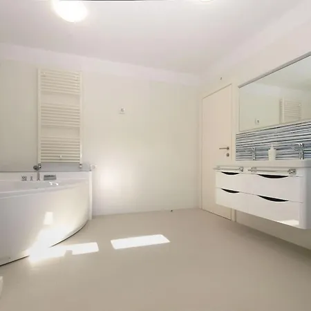 Vakantiehuis Ferienvilla Mit Privatem Pool By Interhome