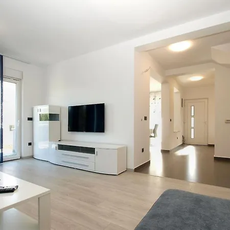 Vakantiehuis Ferienvilla Mit Privatem Pool By Interhome *