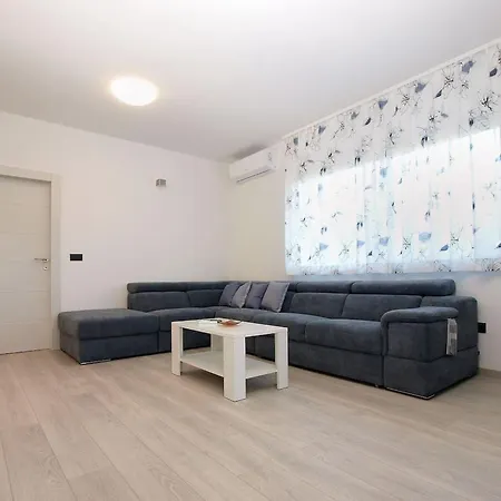 Ferienvilla Mit Privatem Pool By Interhome Vakantiehuis Pula