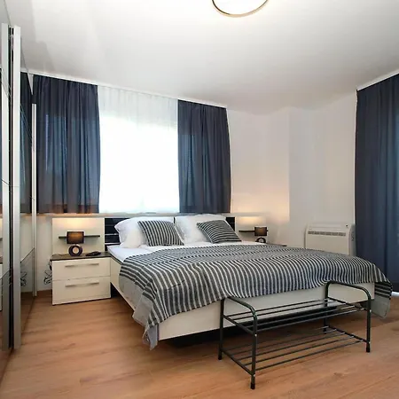 Ferienvilla Mit Privatem Pool By Interhome
