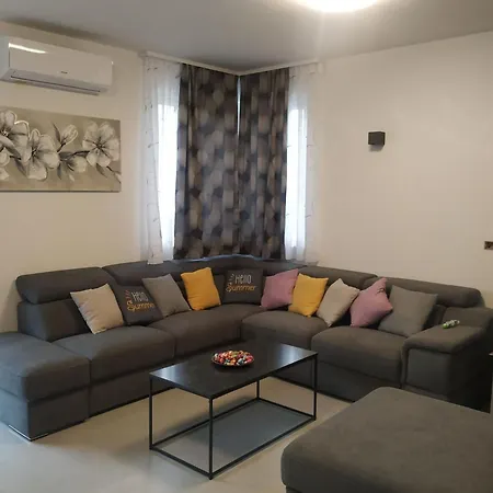Vakantiehuis Ferienvilla Mit Privatem Pool By Interhome *